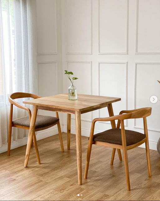 Raka Dining Set by Woodsluck